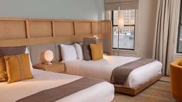 Deluxe-Zimmer, 2 Queen-Betten (Nespresso, Walk-in Closet) | Allergikerbettwaren, Minibar, Zimmersafe, Schreibtisch