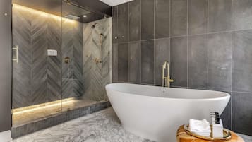 Presidential-Suite, 1 King-Bett | Badezimmer | Dusche, Designer-Toilettenartikel, Haartrockner, Bademäntel
