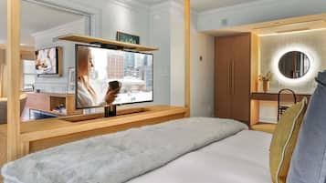 Presidential Suite, 1 King Bed | Hypo-allergenic bedding, minibar, in-room safe, desk
