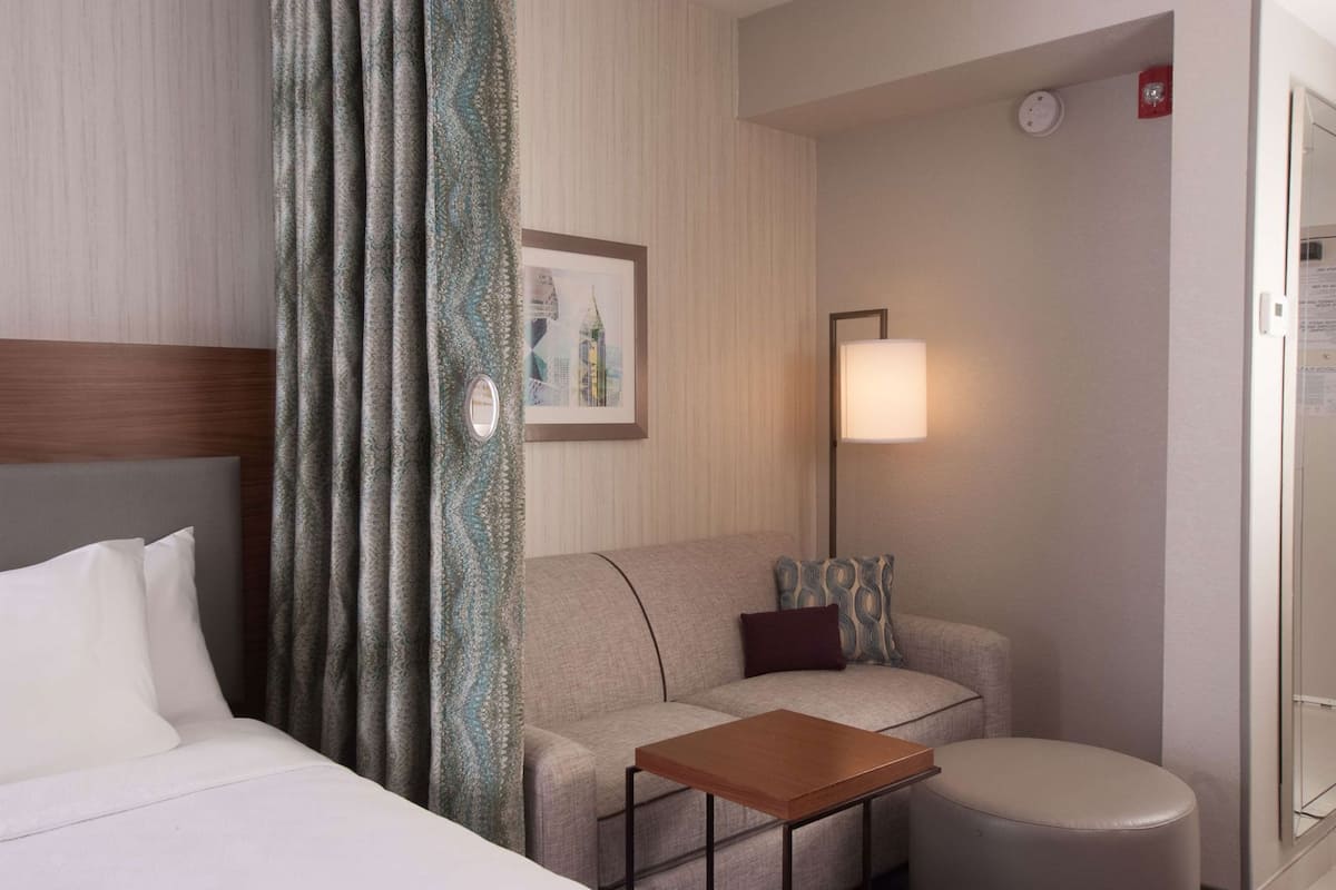 In-room safe, desk, iron/ironing board, free WiFi