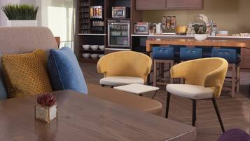 Frokost på farten er inkludert på hverdagene