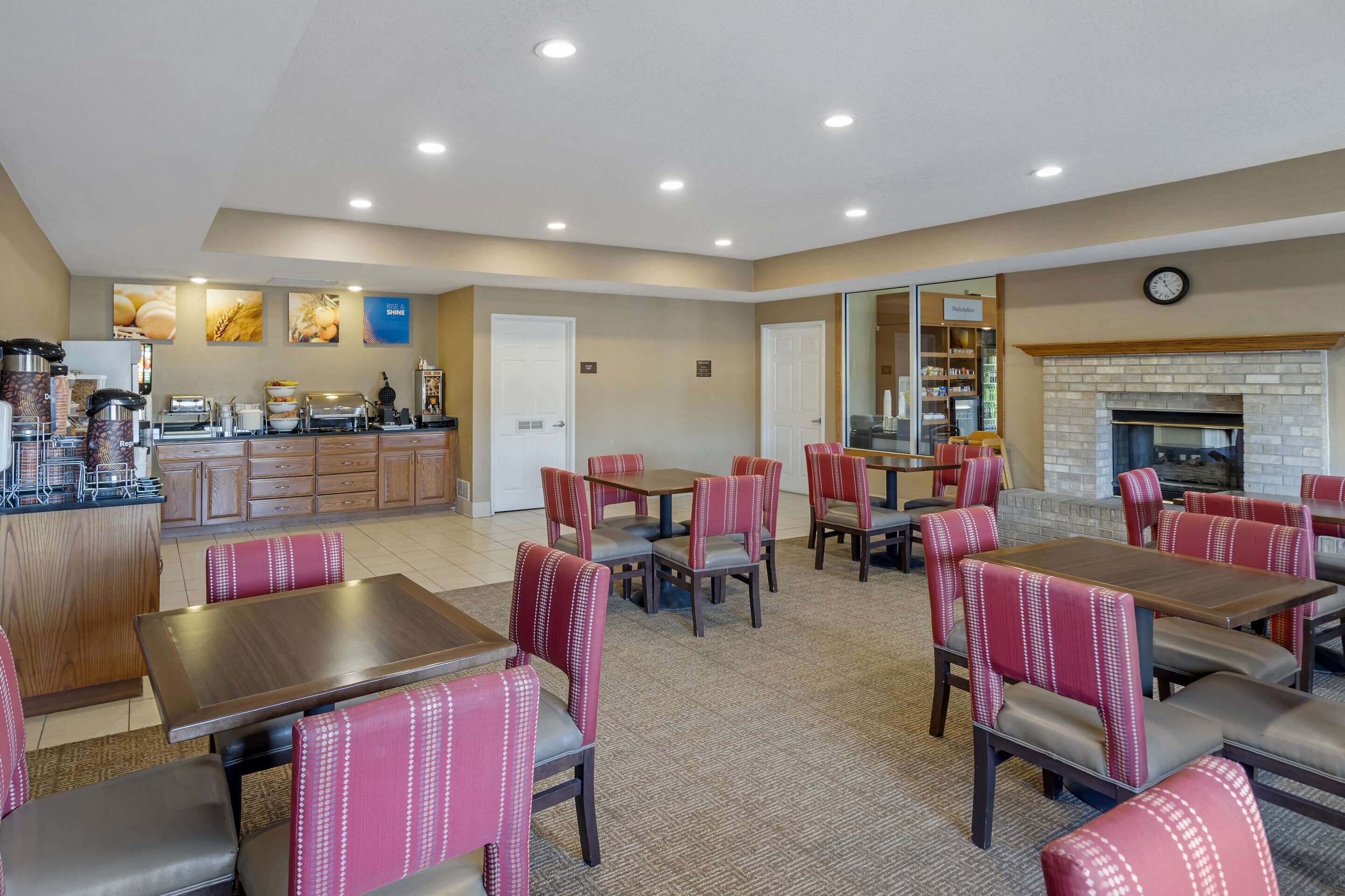 Free daily continental breakfast