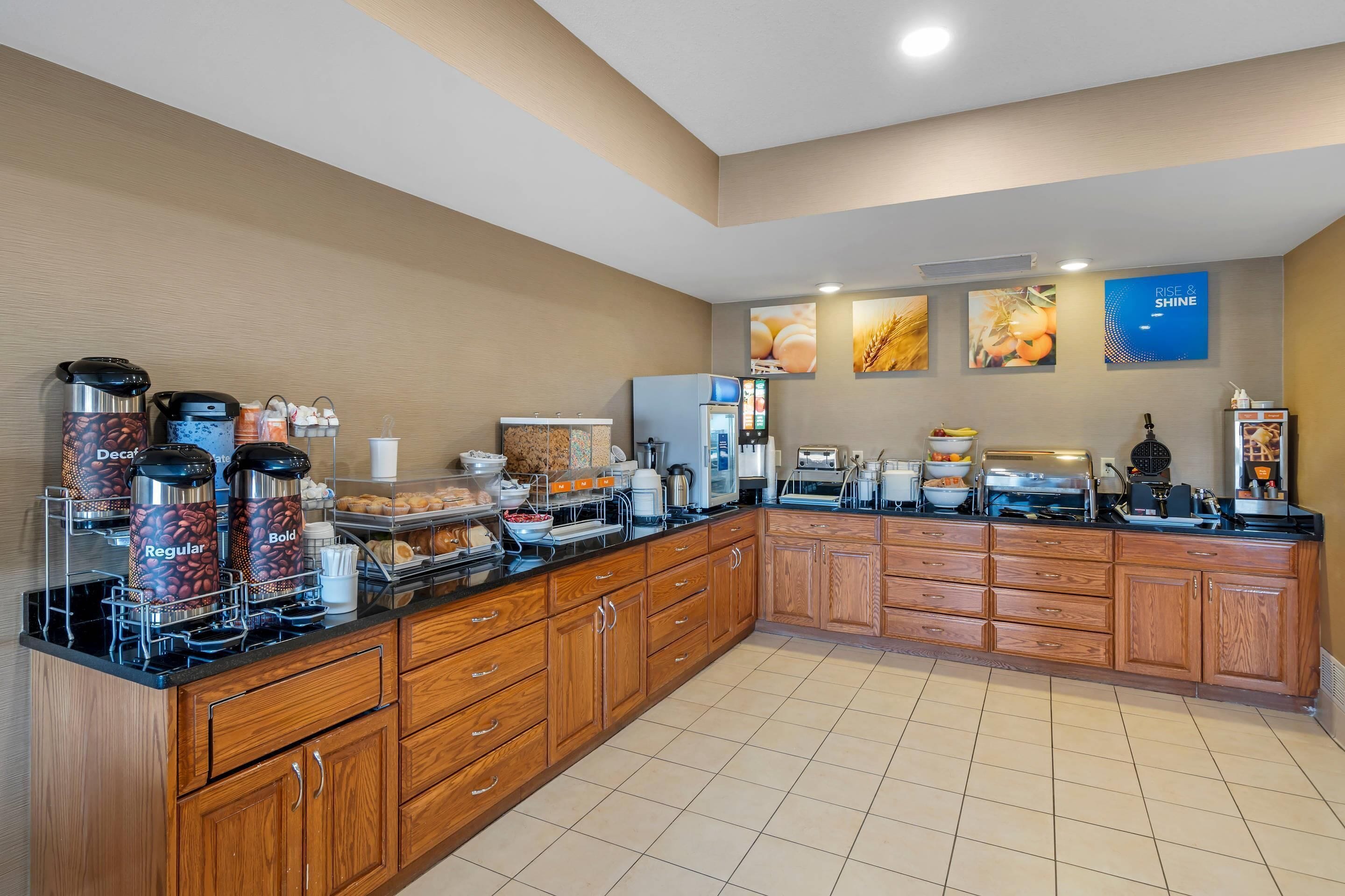 Free daily continental breakfast 