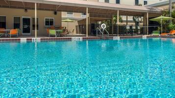Outdoor pool, sun loungers