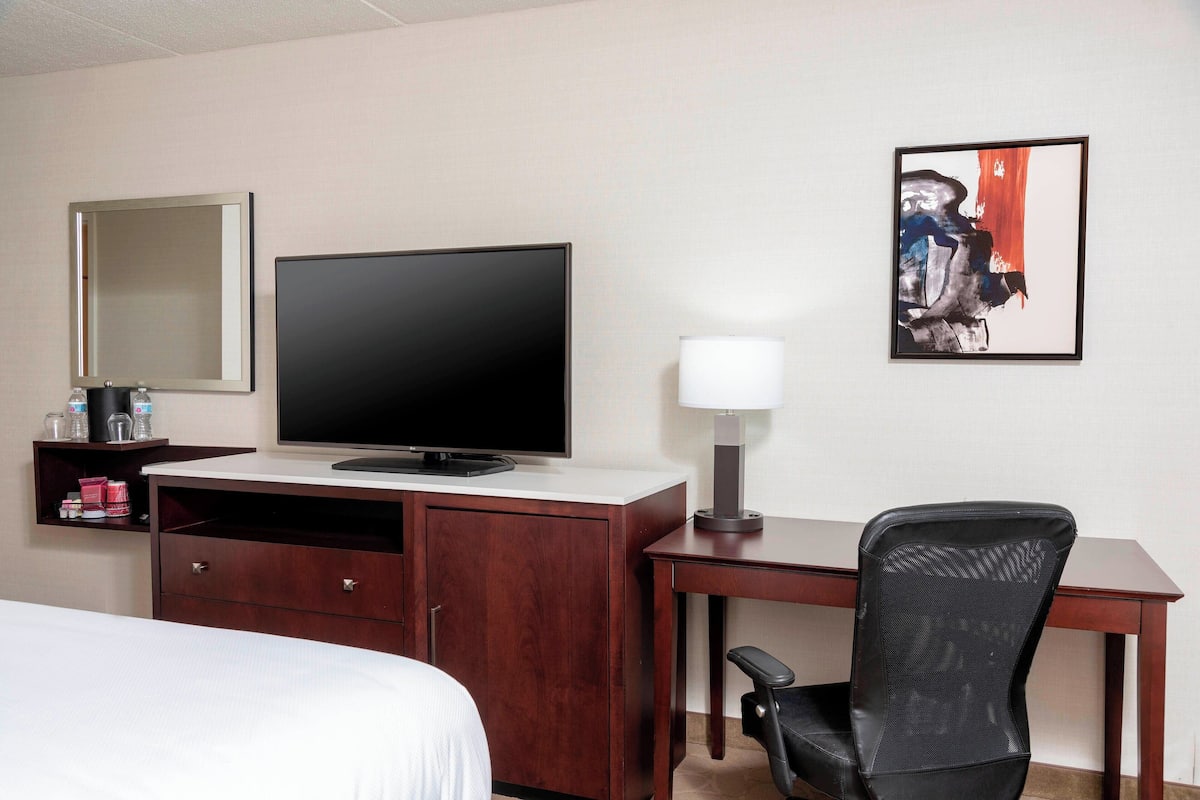 Premium bedding, down comforters, pillowtop beds, in-room safe