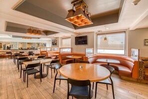 Dining - Clarion Hotel Denver Central (Denver)