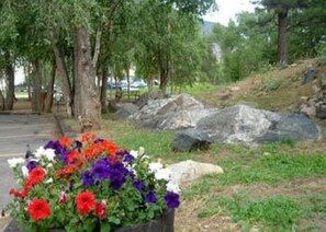 Garden - Georgetown Mountain Inn (Georgetown)