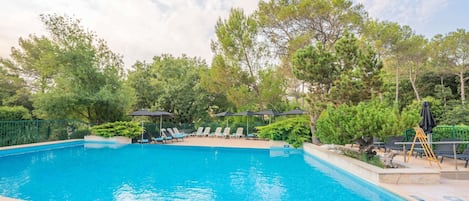 Outdoor pool, pool loungers