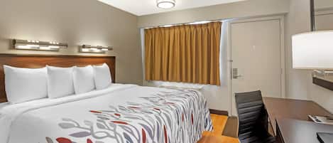 Habitación estándar, 1 cama King size, para no fumadores | Caja de seguridad en la habitación, escritorio y cortinas blackout