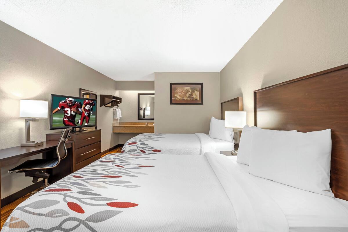 Standard Room, 2 Double Beds, Non Smoking | In-room safe, desk, blackout drapes, cribs (free)