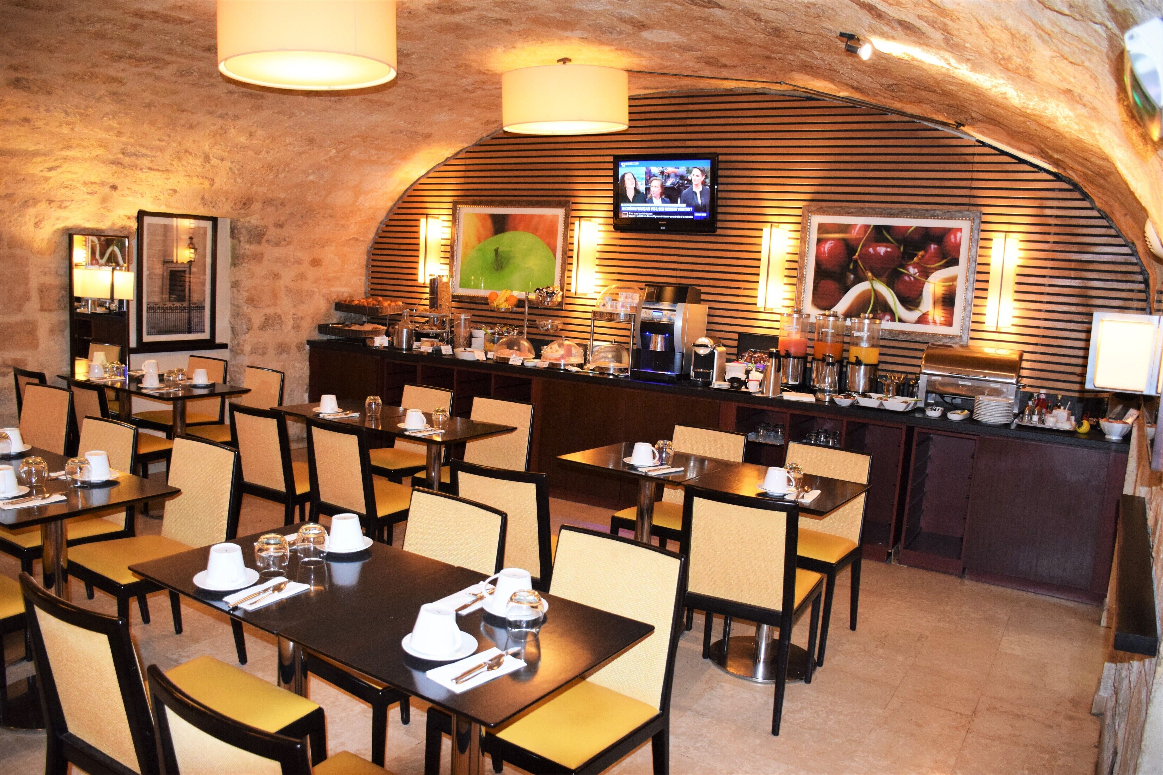 daily buffet breakfast (eur 15 per person)