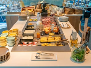 Päivittäinen buffetaamiainen (20.50 EUR per henkilö)