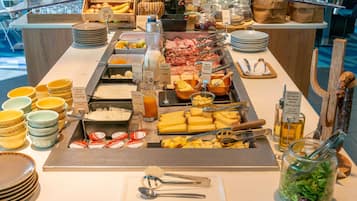Daily buffet breakfast (EUR 20.50 per person)