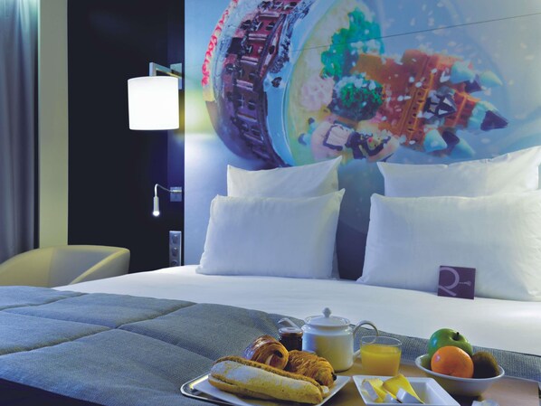 Minibar, in-room safe, laptop workspace, blackout curtains - Mercure Toulouse Centre Saint-Georges Hotel (Toulouse)