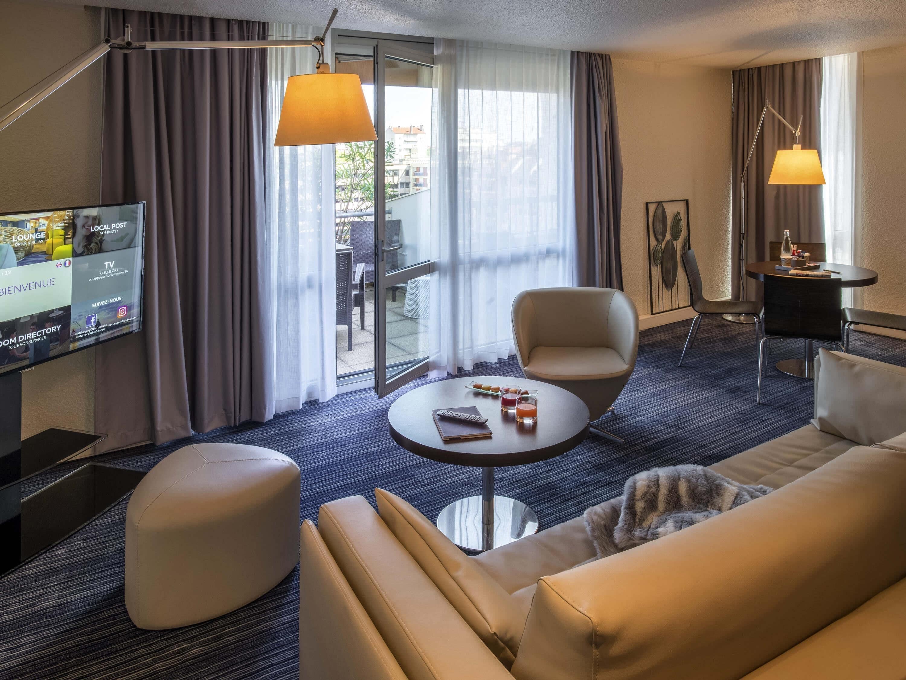 Minibar, in-room safe, laptop workspace, blackout drapes