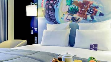 Minibar y caja de seguridad en la habitación