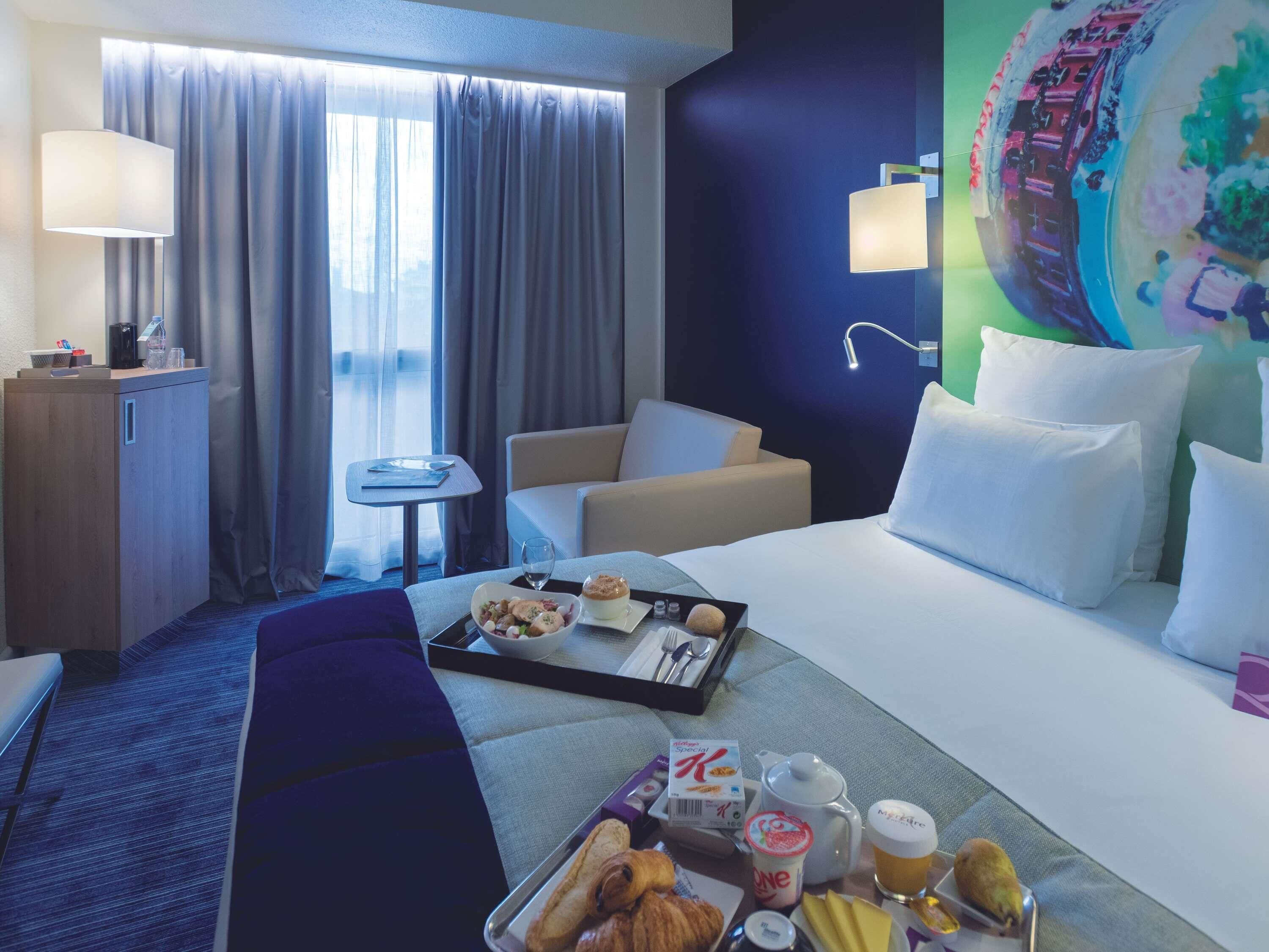 Standard-Doppelzimmer, 1 Doppelbett und Schlafsofa | Minibar, Zimmersafe, laptopgeeigneter Arbeitsplatz