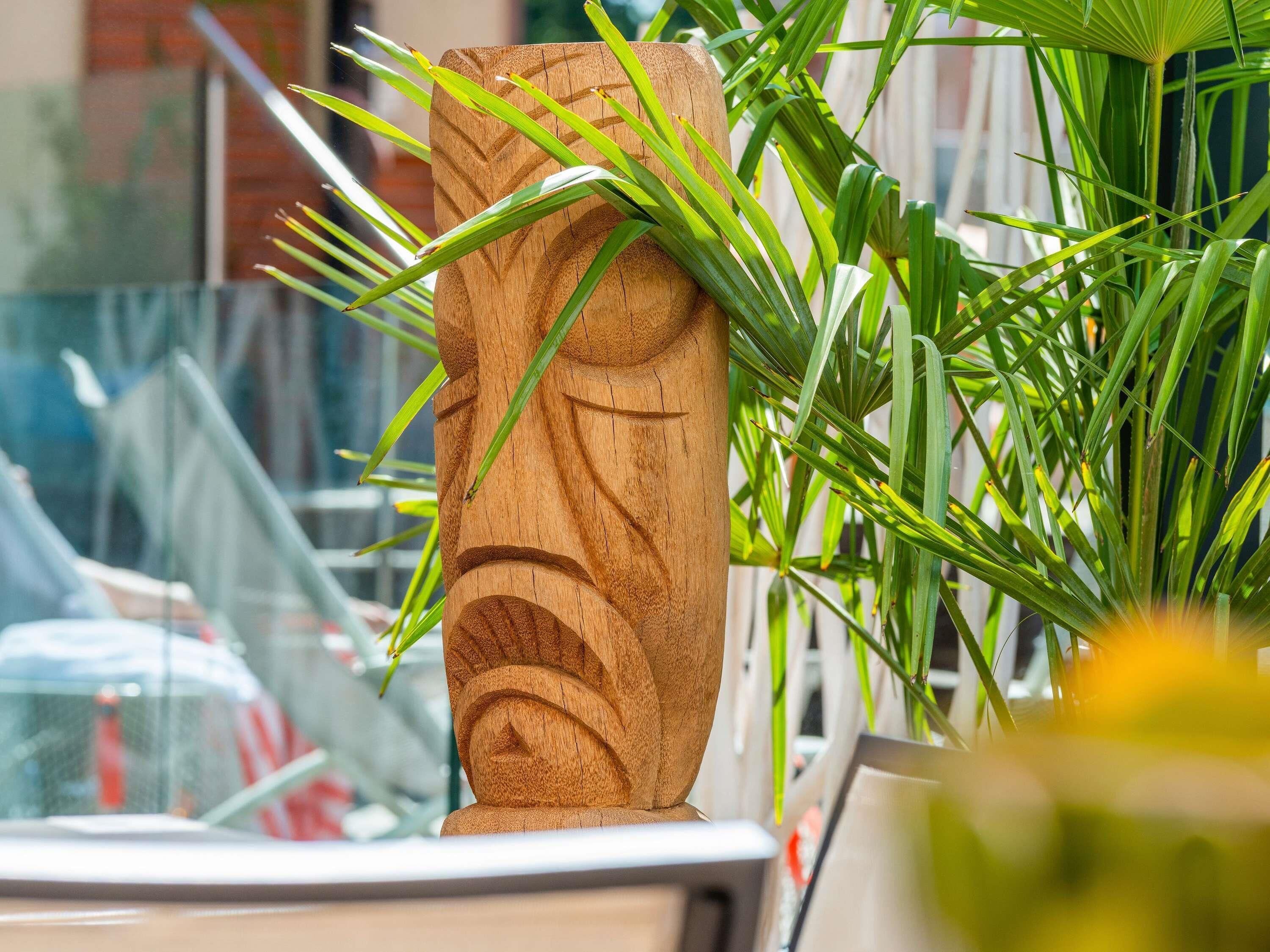 Piscine extérieure (ouverte en saison), parasols de plage