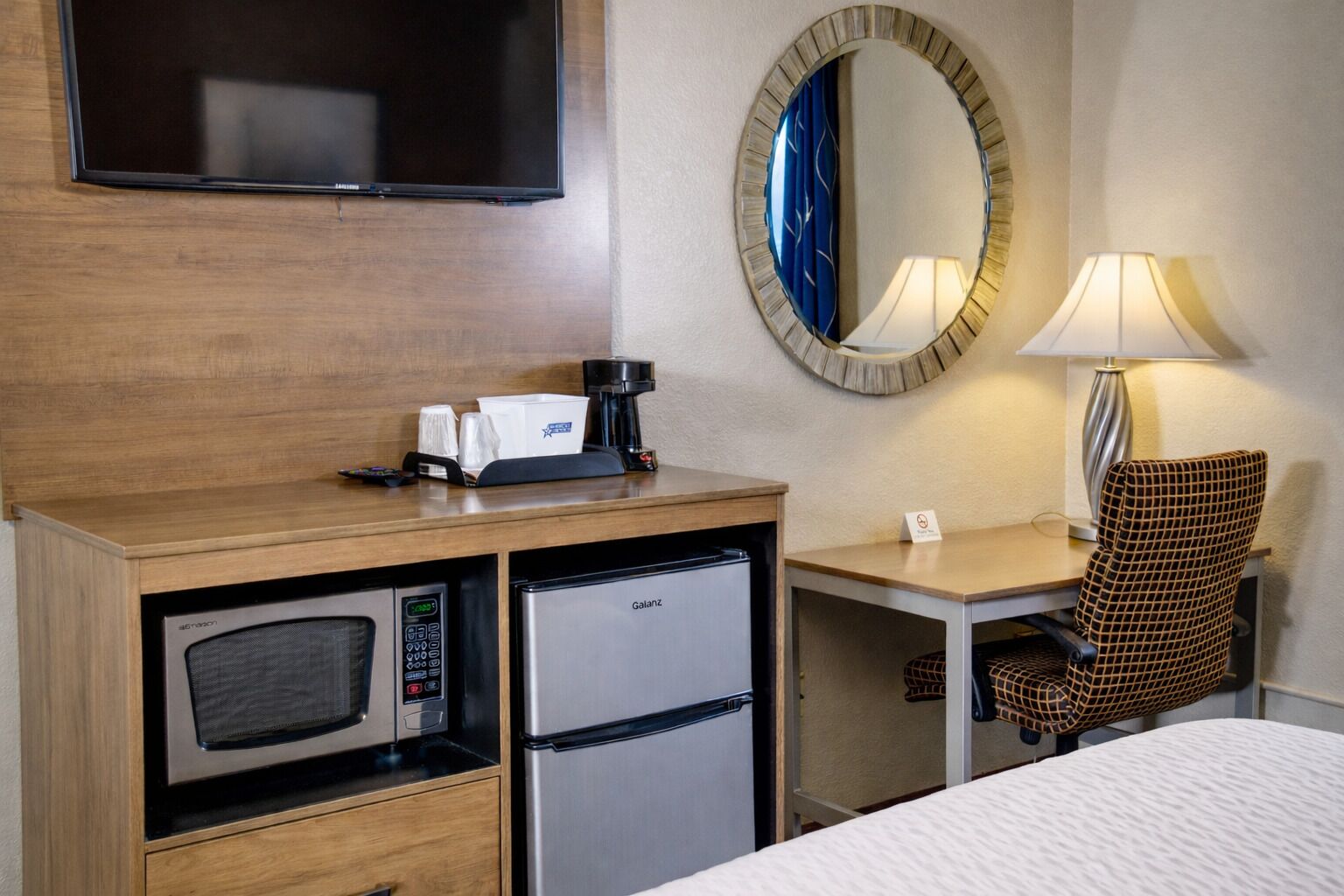 Photo - Americas Best Value Inn Lynnwood