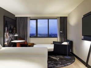 In-room safe, desk, laptop workspace, blackout drapes - Mercure Amsterdam City (Amsterdam)