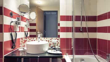 Standard Double Room, 1 Double Bed | Bathroom | Eco-friendly toiletries, hair dryer, towels