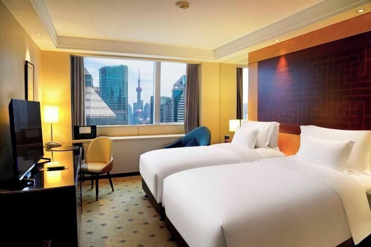 1 bedroom, premium bedding, memory foam beds, minibar