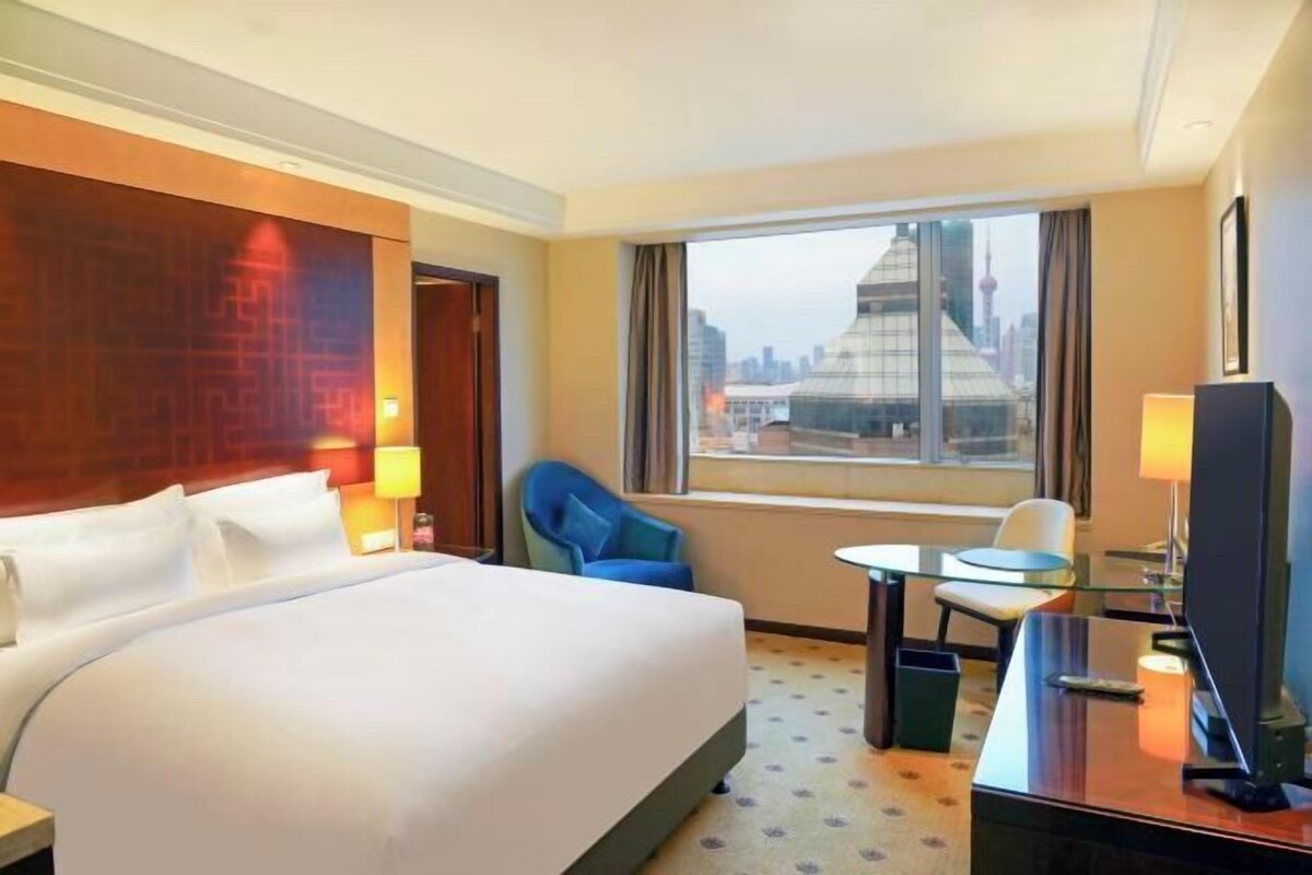 1 bedroom, premium bedding, memory foam beds, minibar
