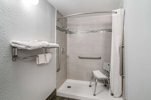 Room, 1 King Bed, Non Smoking | Bathroom | Free toiletries, hair dryer, towels, soap