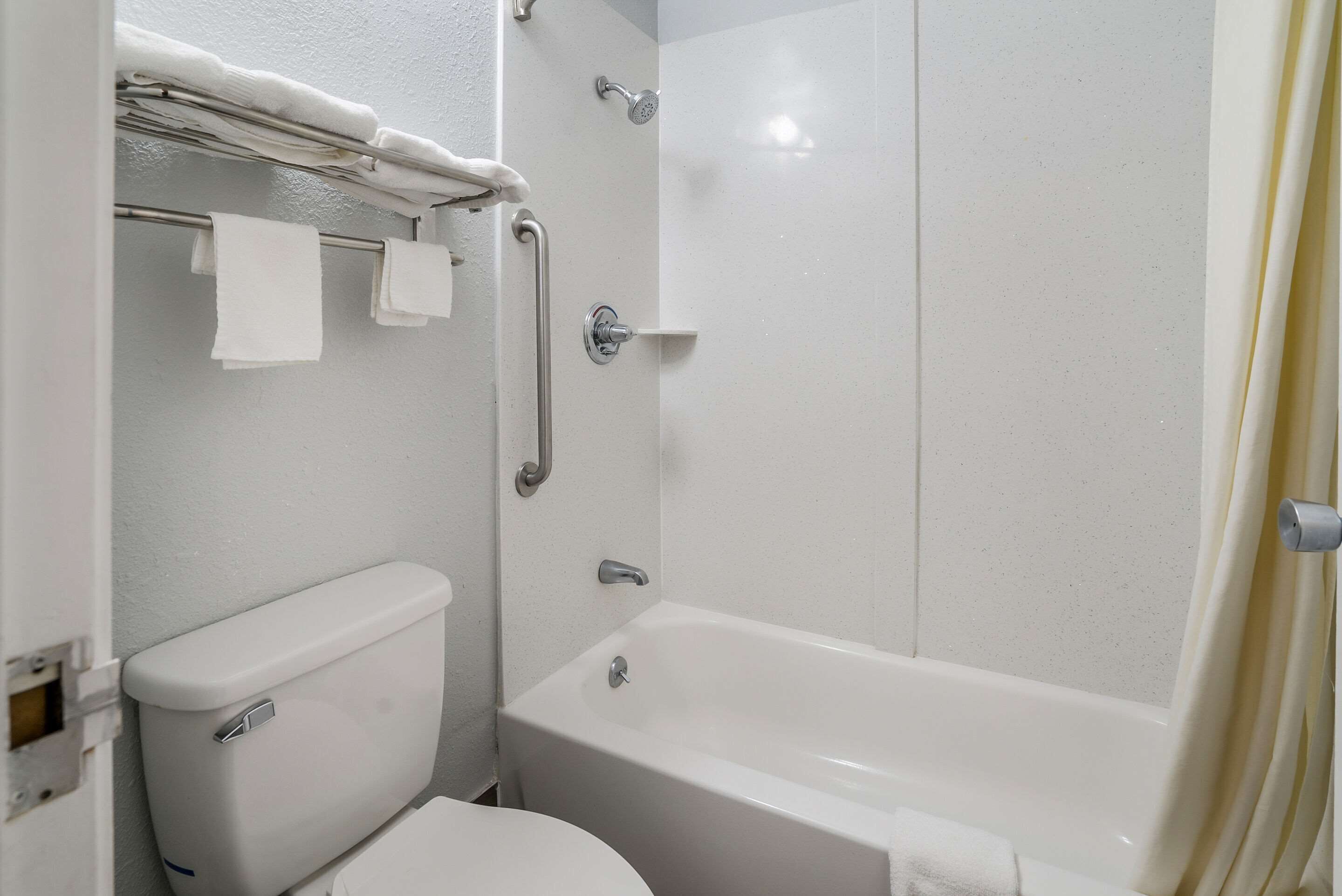 room, 1 king bed, non smoking (upgrade) | bathroom | free toiletries, hair dryer, towels, soap