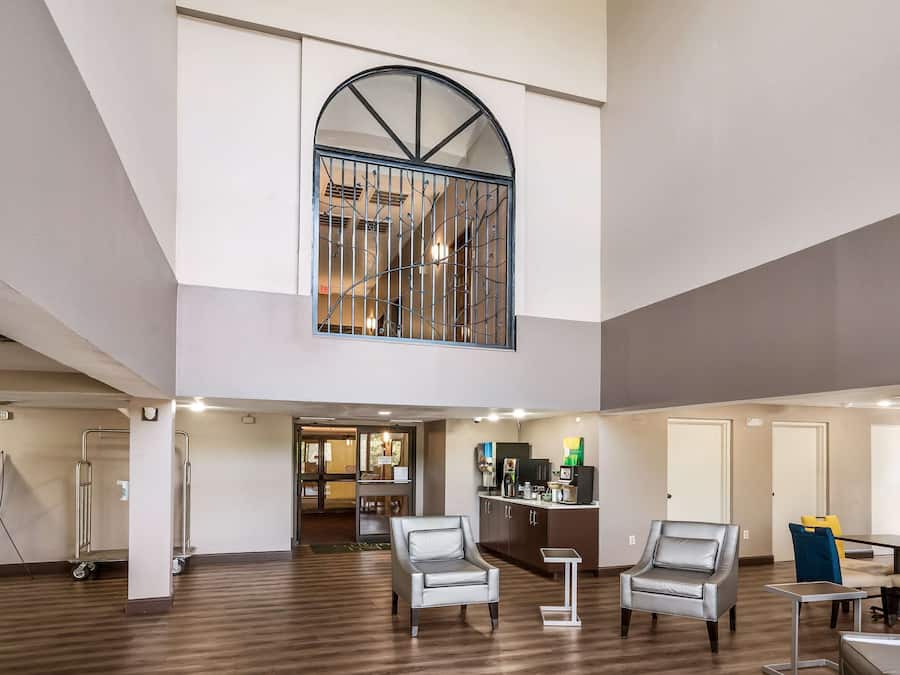 Dagelijks continentaal ontbijt inbegrepen