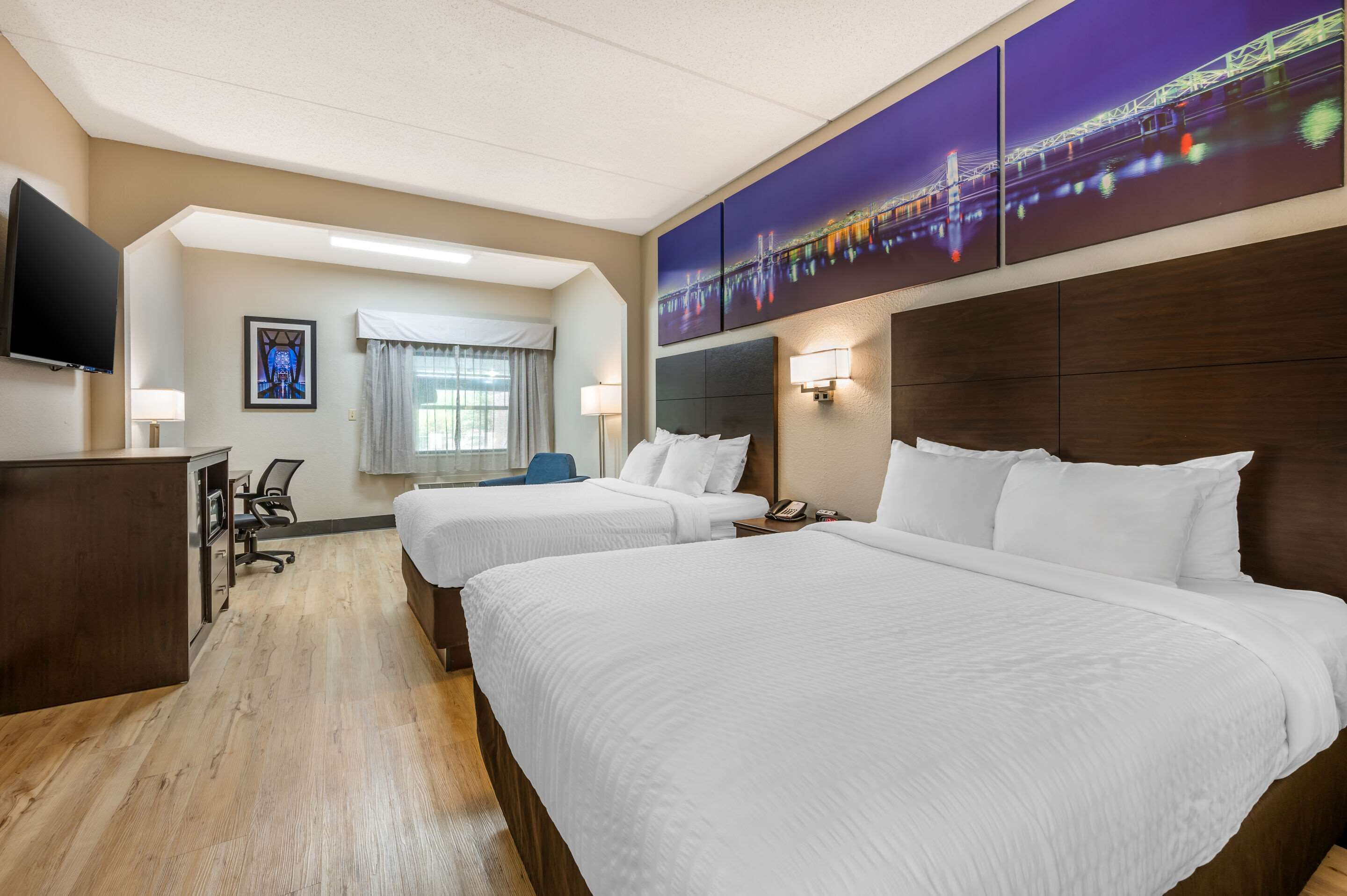 Photo - Clarion Pointe Louisville East