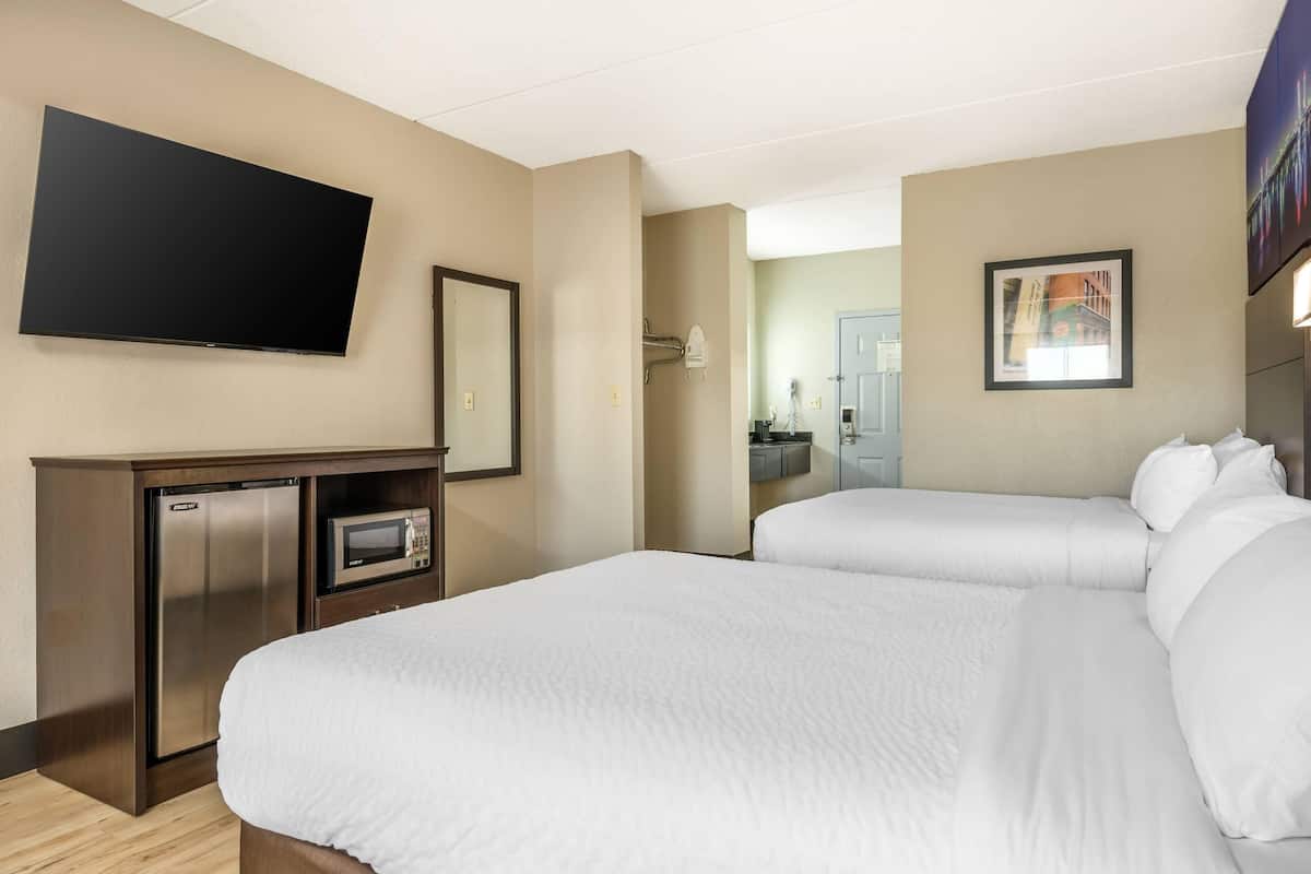 Ropa de cama de alta calidad, colchones con pillow-top y escritorio 