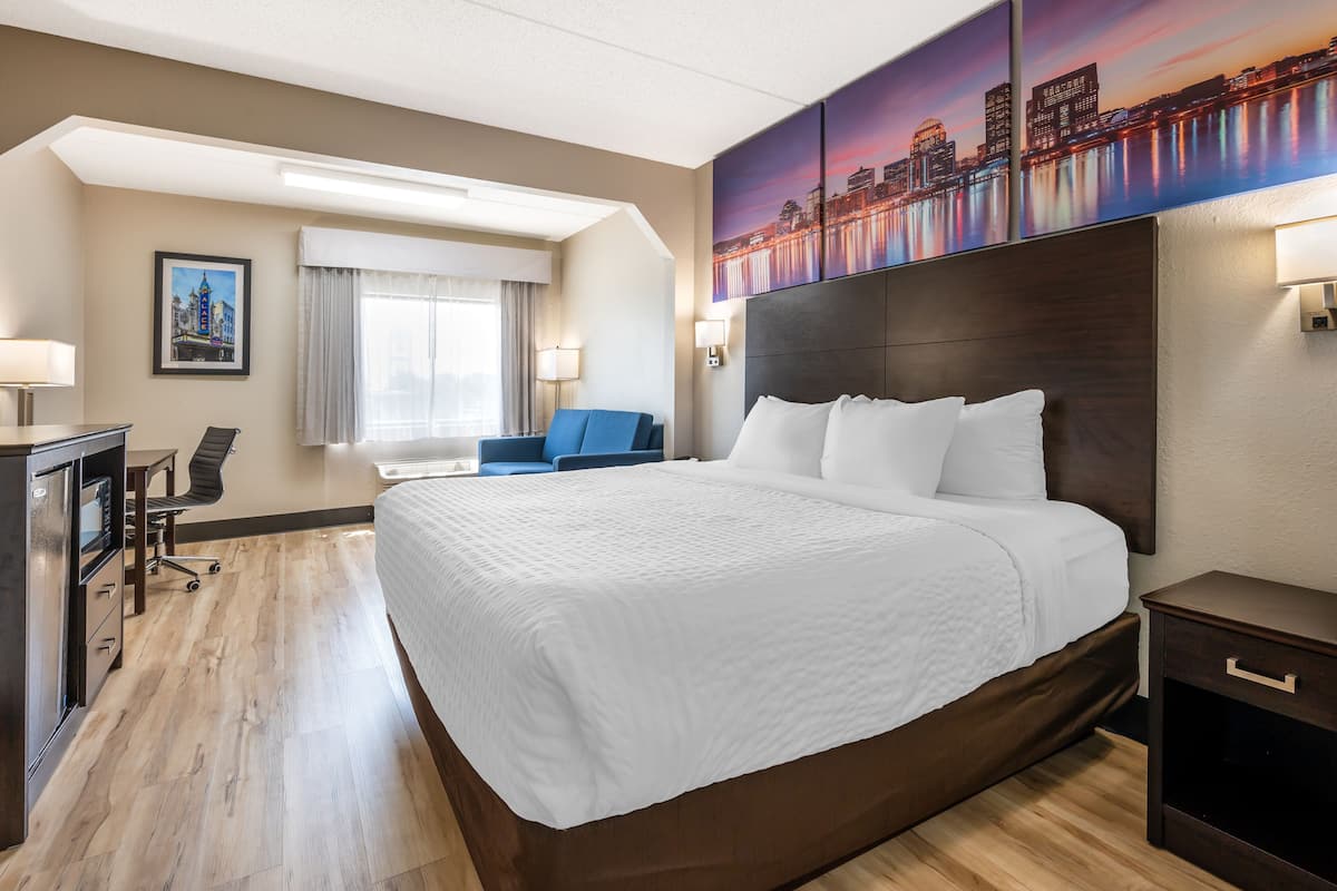 Habitación, 1 cama King size, para no fumadores (Upgrade) | Ropa de cama de alta calidad, camas con pillow-top y escritorio