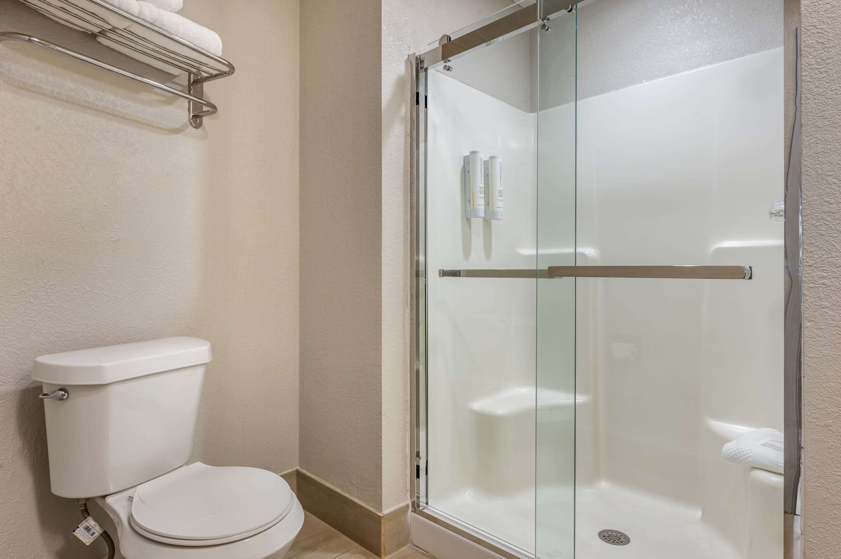 Photo - Clarion Pointe Louisville East