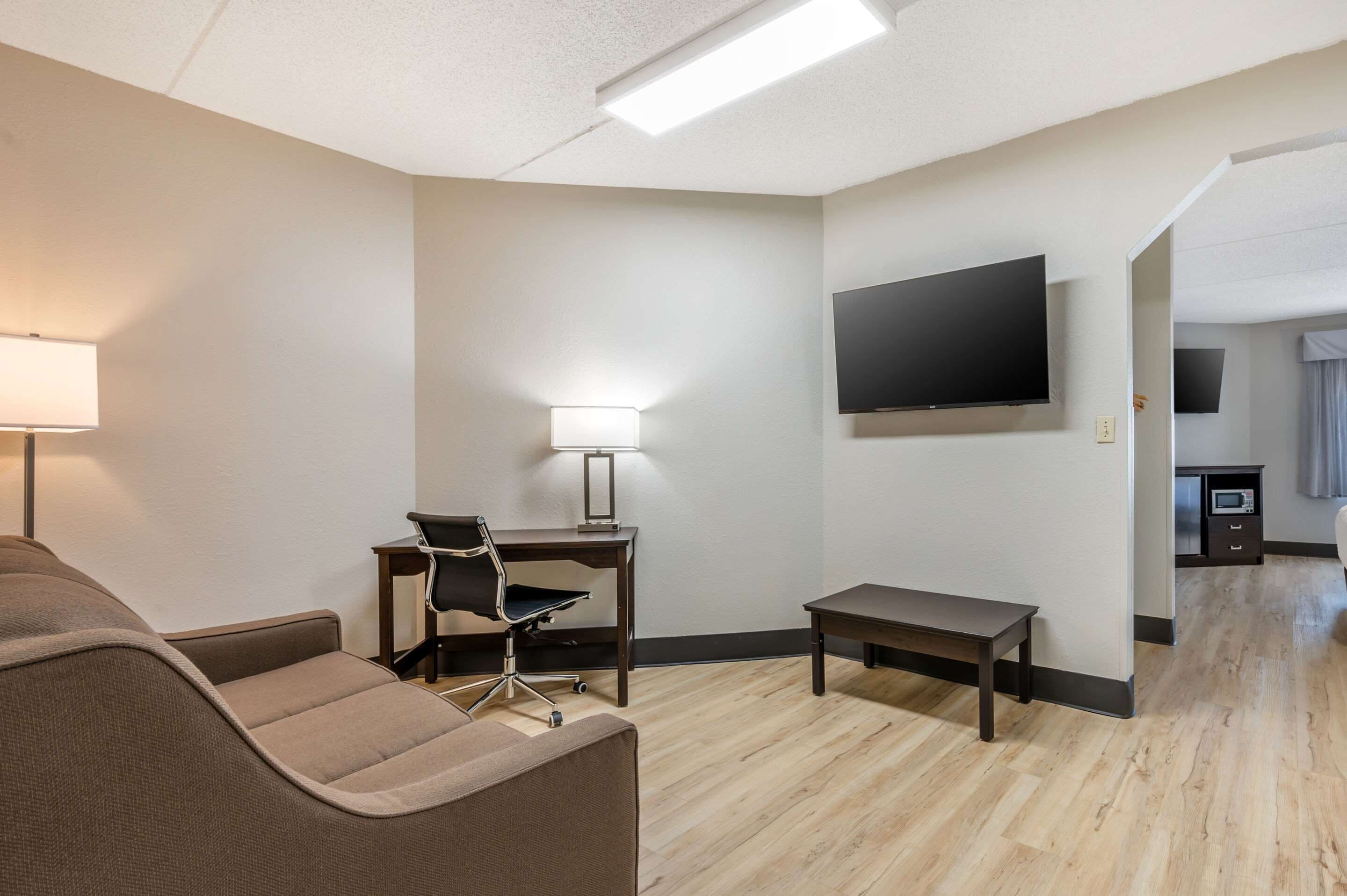 Photo - Clarion Pointe Louisville East