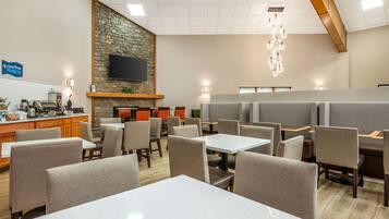 Free daily continental breakfast