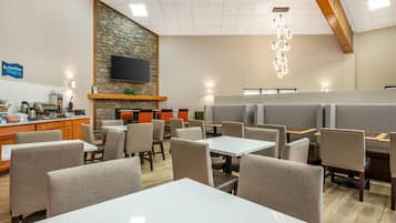 Free daily continental breakfast