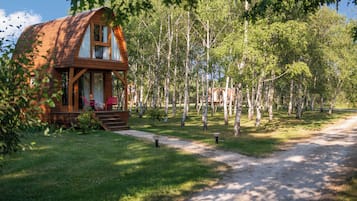 Deluxe Cabin | Premium bedding, minibar, in-room safe, individually decorated