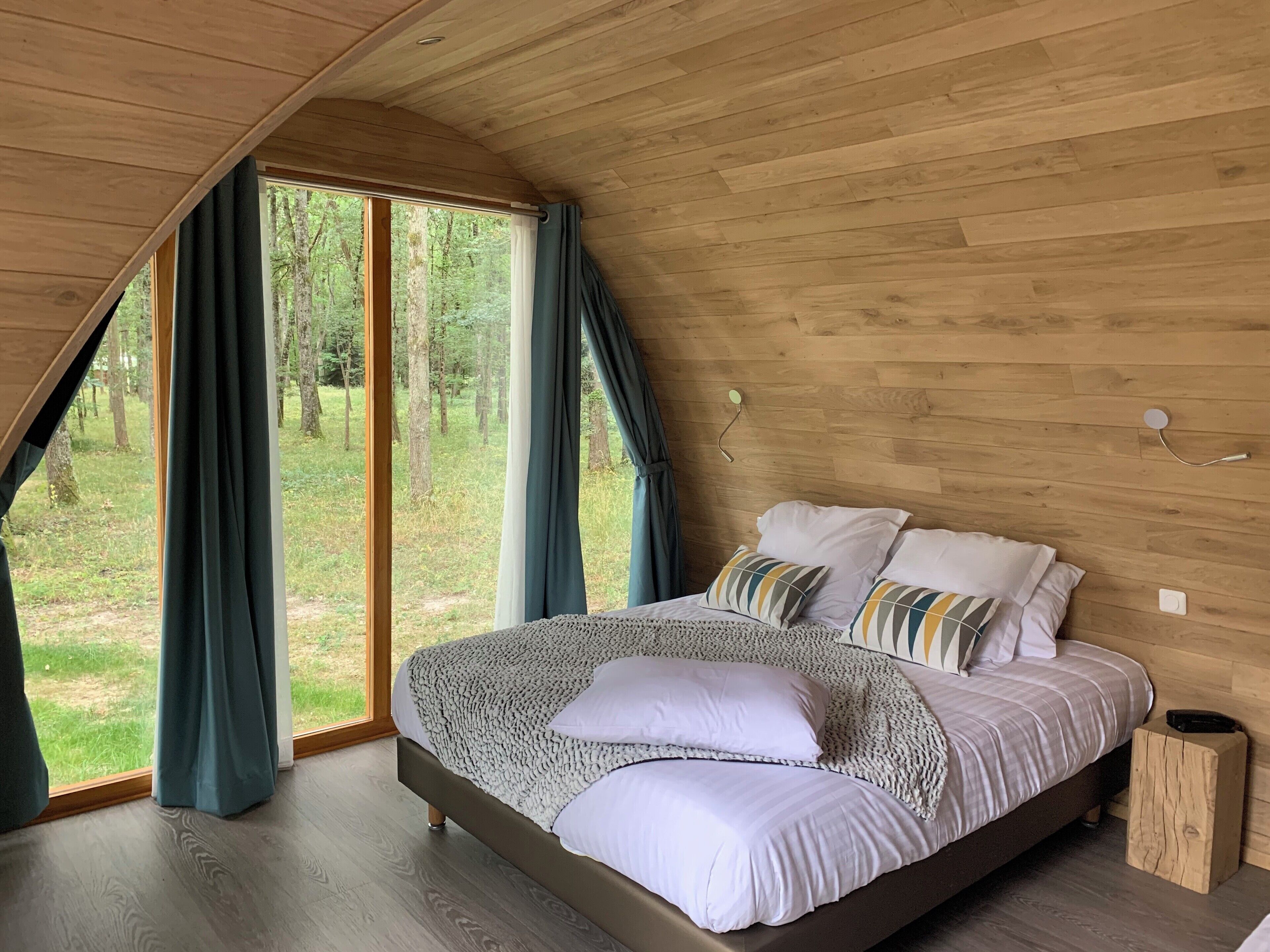 1 bedroom, premium bedding, minibar, in-room safe