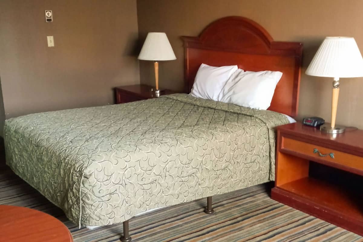 Desk, laptop workspace, iron/ironing board, free WiFi