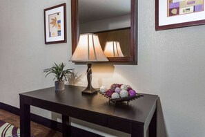 Hallway - Days Inn & Suites by Wyndham Rocky Mount Golden East (Rocky Mount)