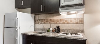 Days Inn & Suites by Wyndham Rocky Mount Golden East