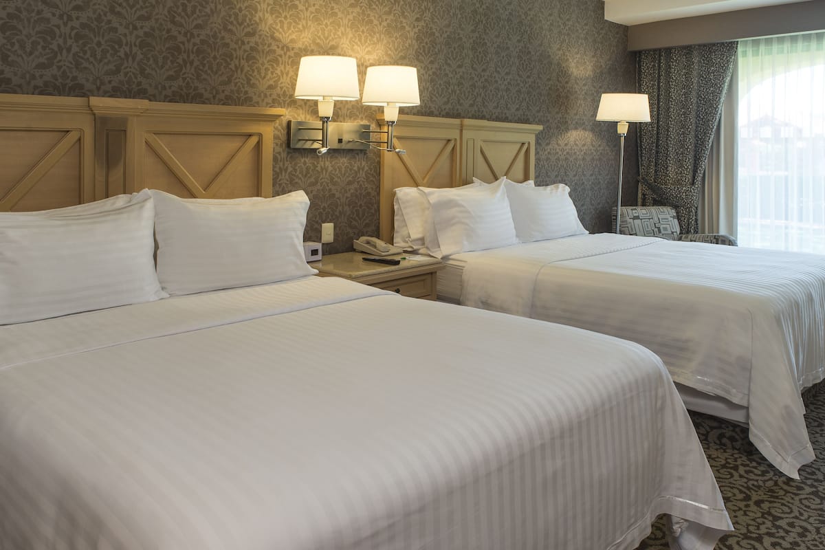 1 bedroom, premium bedding, minibar, in-room safe