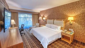 Habitación estándar, 1 cama King size, tina para personas con discapacidad | Ropa de cama de alta calidad y minibar