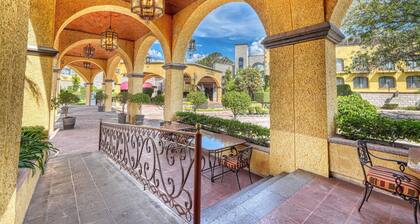 Holiday Inn Queretaro-Centro Historico by IHG