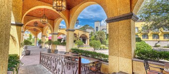 Holiday Inn Queretaro-Centro Historico by IHG