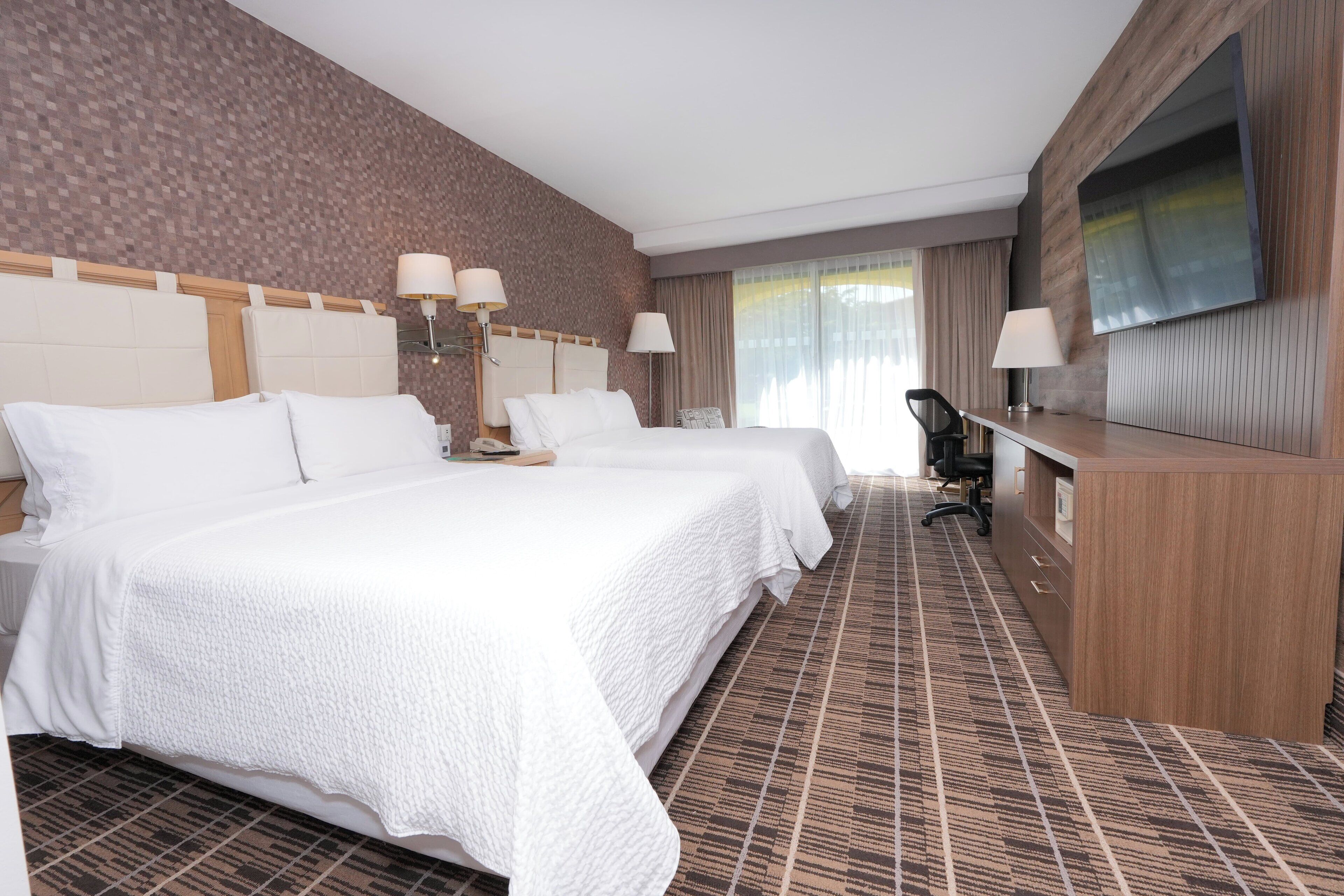 Ropa de cama de alta calidad y minibar 