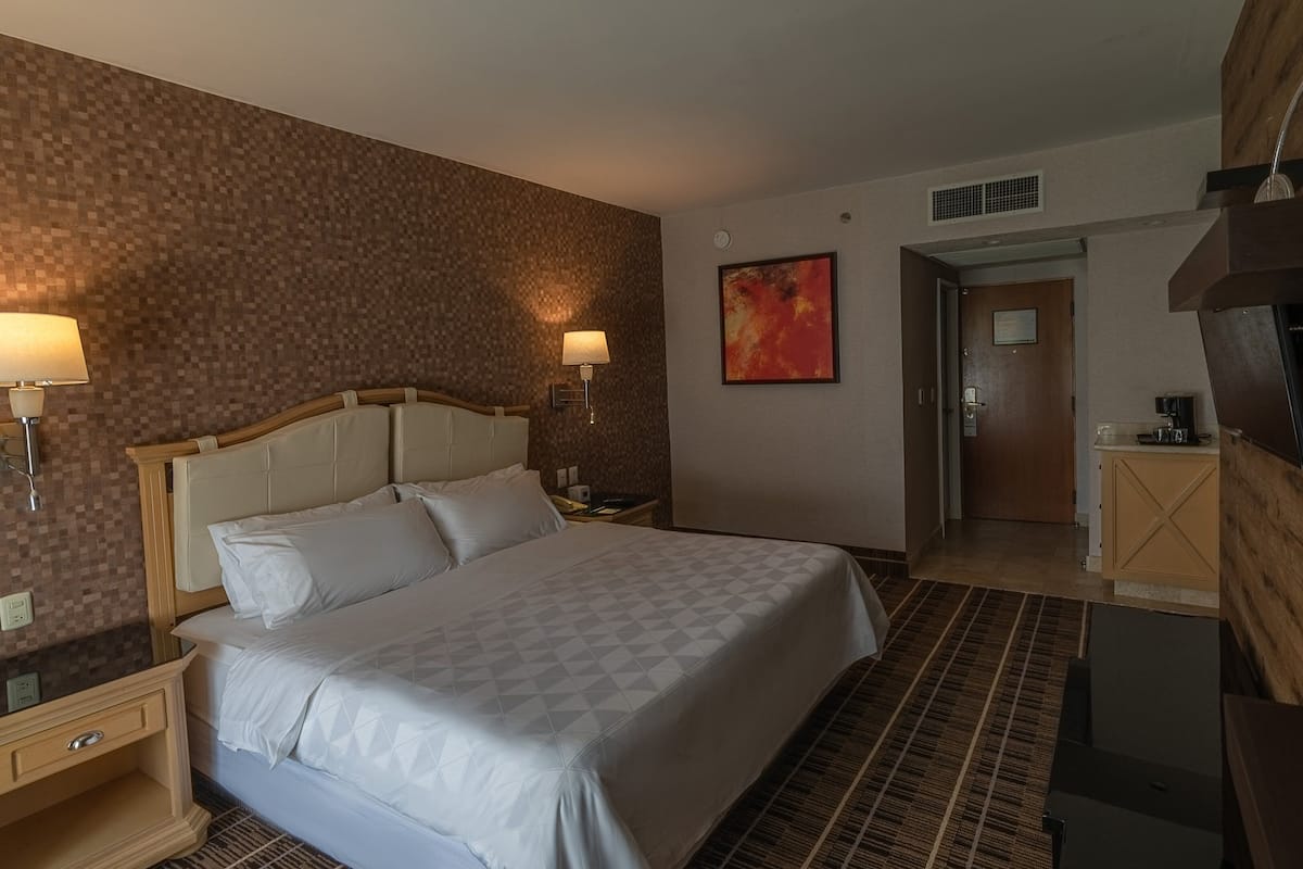 1 Schlafzimmer, hochwertige Bettwaren, Minibar, Zimmersafe