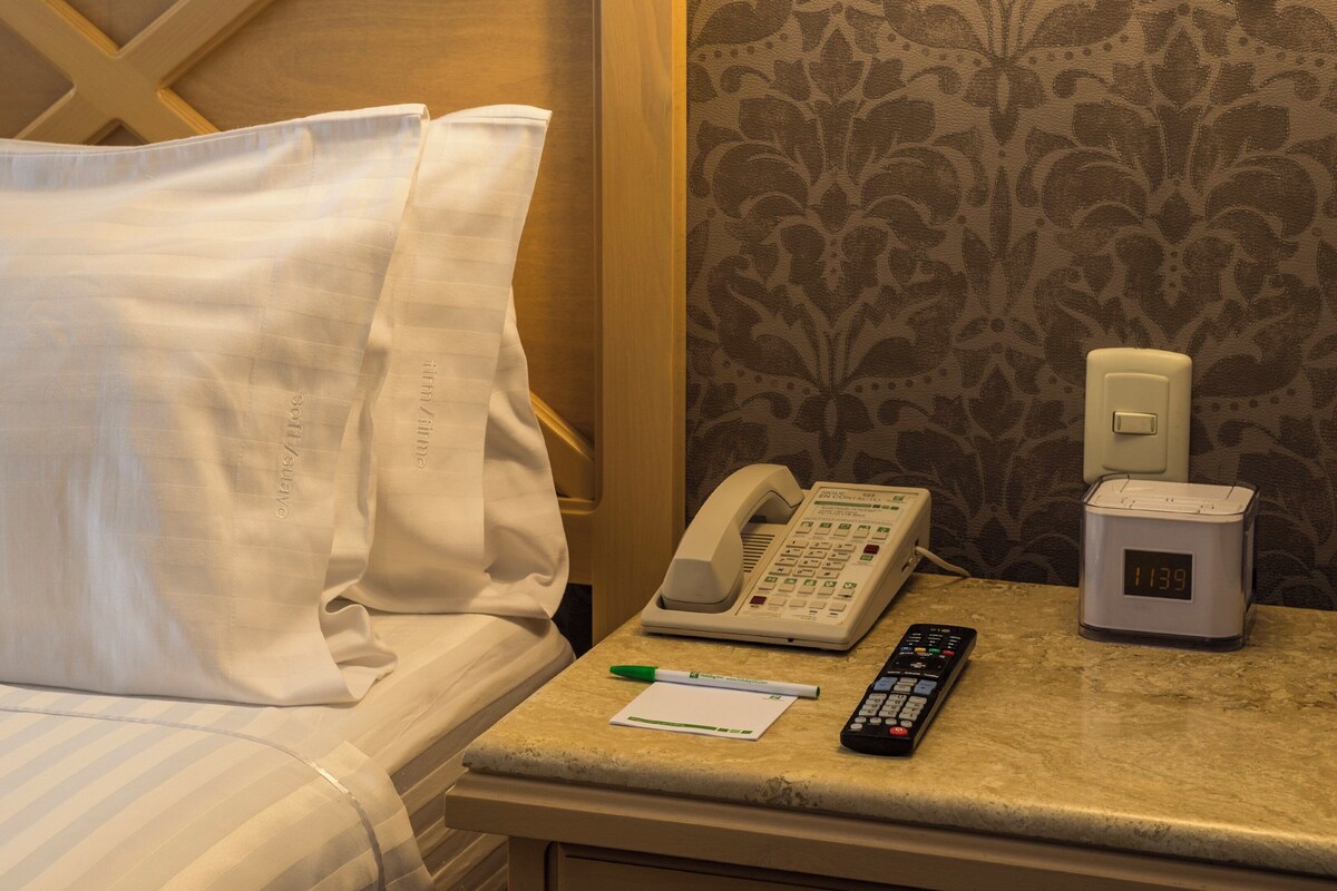 Suite | Premium bedding, minibar, in-room safe, desk