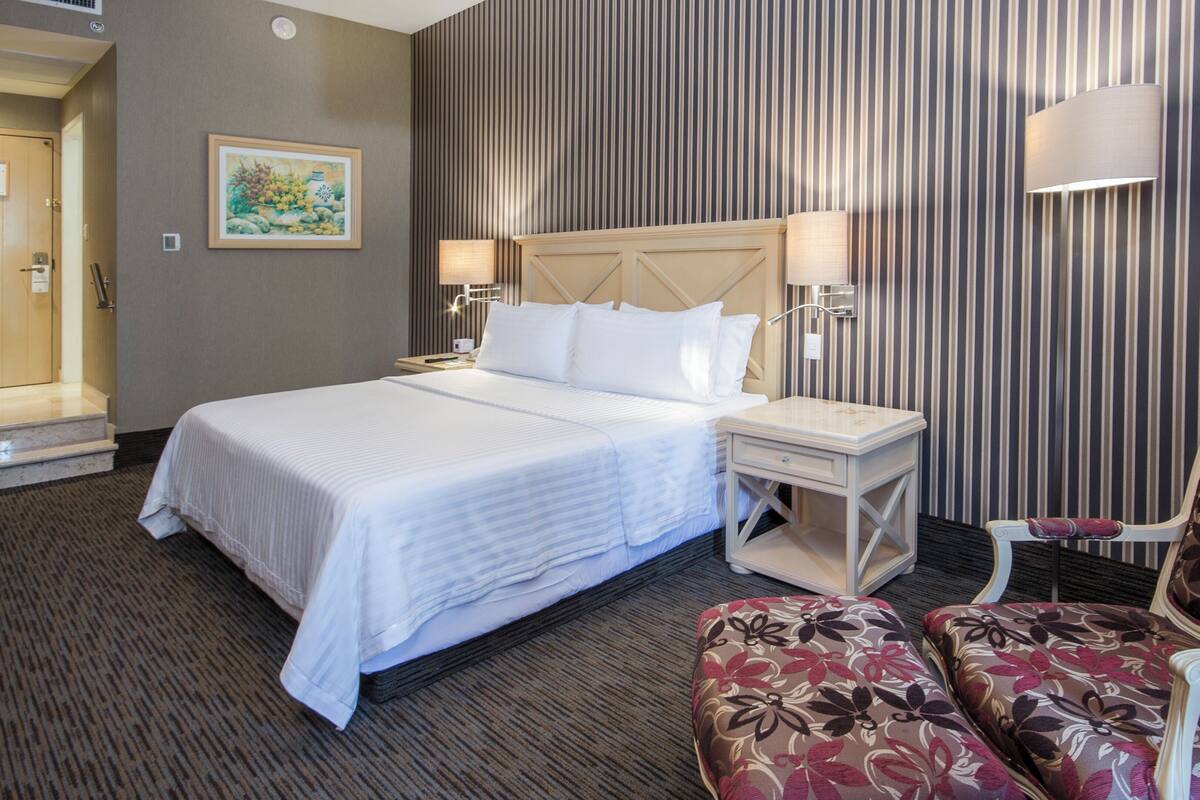 Premium bedding, minibar, in-room safe, desk